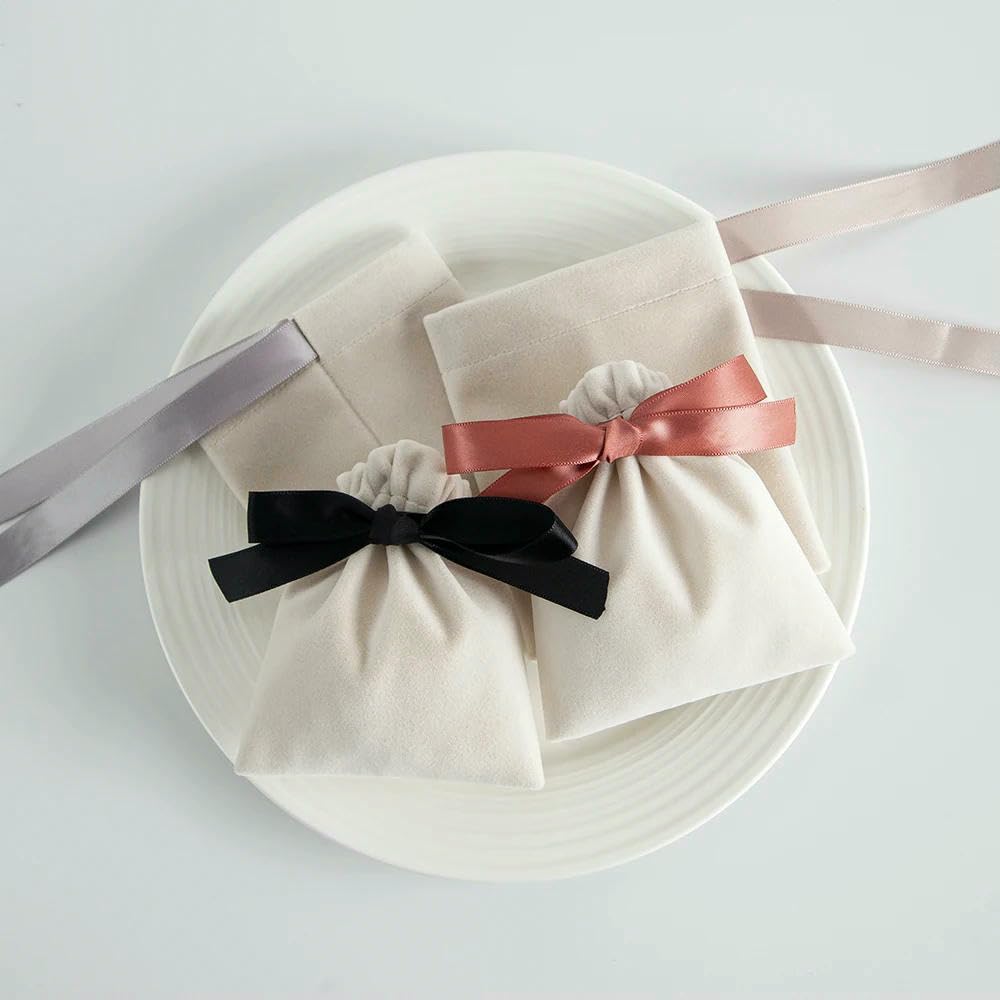 50 Stück Beige Samtbeutel, Schmuckbeutel mit Kordelzug für Hochzeitssüßigkeiten, Geschenke, Reiseverpackungen, Aufbewahrung