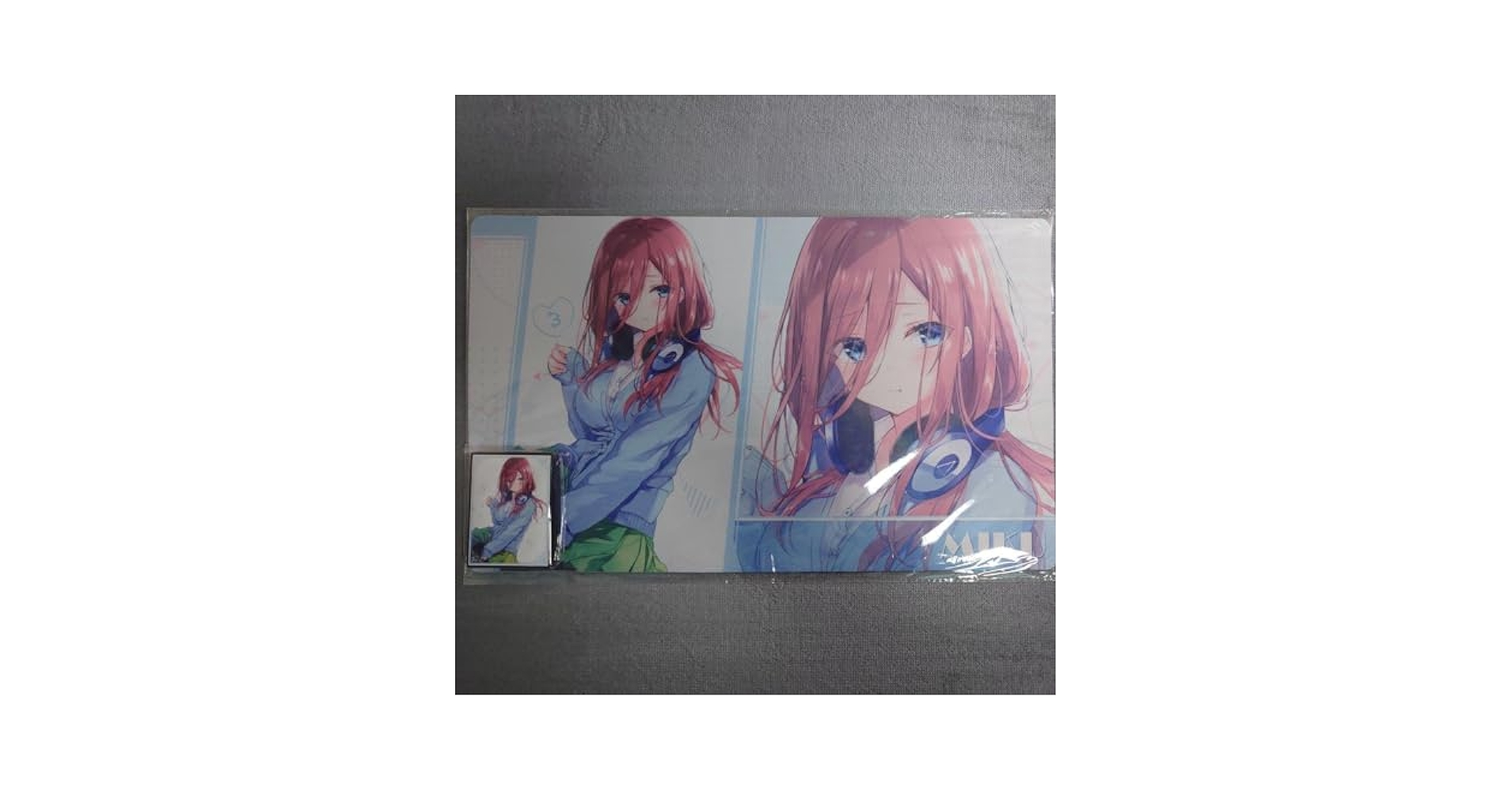 α2 五等分の花嫁 制服&ヘッドホン 中野三玖 スリーブ&プレイマット α2 五等分の花嫁 制服&ヘッドホン 中野三玖 スリーブ&プレイマット