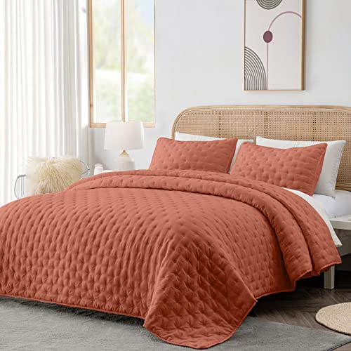 Hiaruo 3-Piece Queen Quilt Set - Soft Warm Ultrasonic Reversible Rust Coverlet Bedspread Set (90 X 90 Inch) With 2 Pillow Sham (20 X 26 Inch), Burnt Orange #TOP19