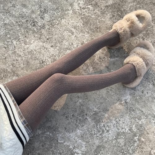 Medias de punto trenzado para mujer, ideales para abrigarse con estilo este otoño 3