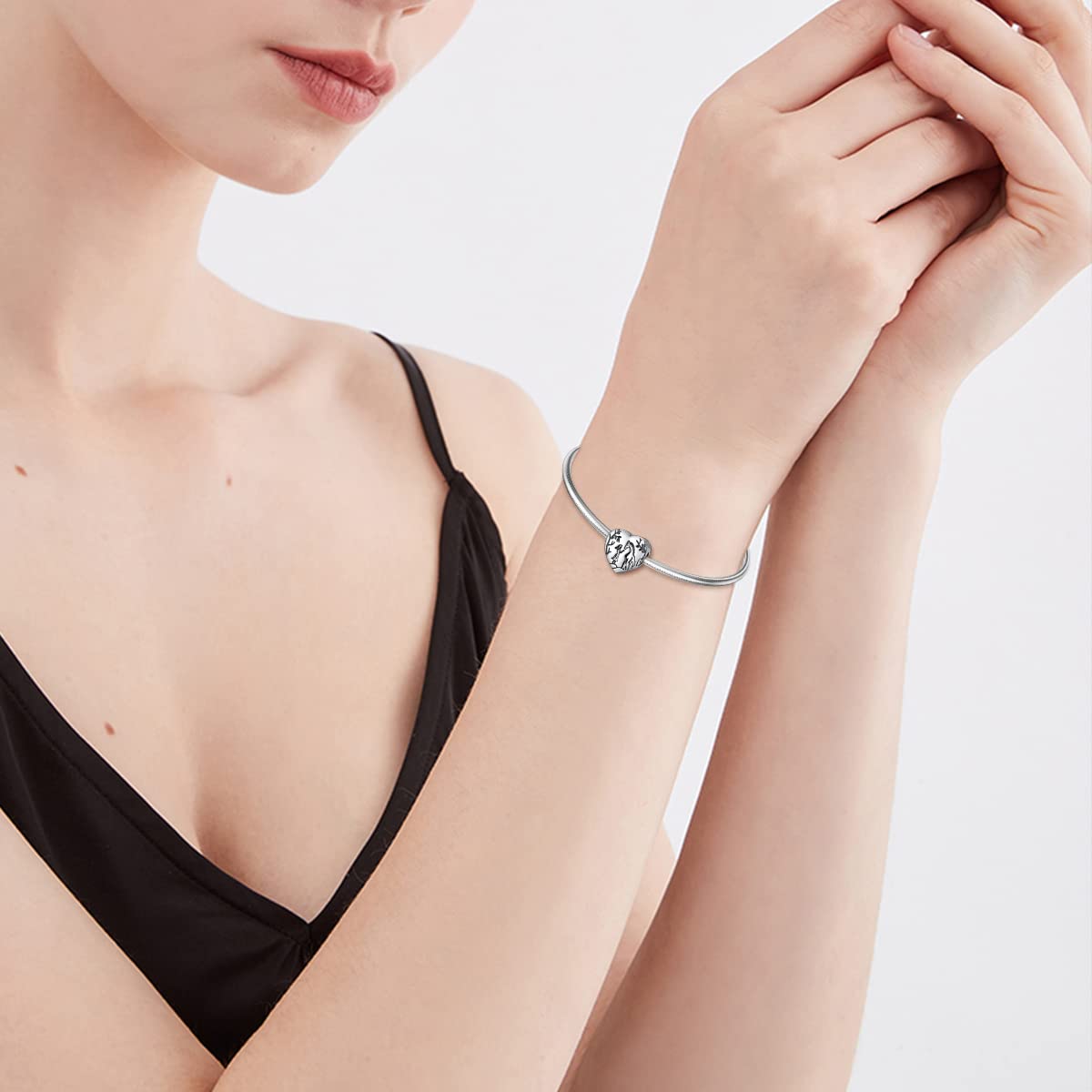 LONAGO Personalisierter Foto Charm 925er Sterling Silber Schmetterlings Pfau Pferd mit Mädchen Perlen Charm für Charm Armbänder