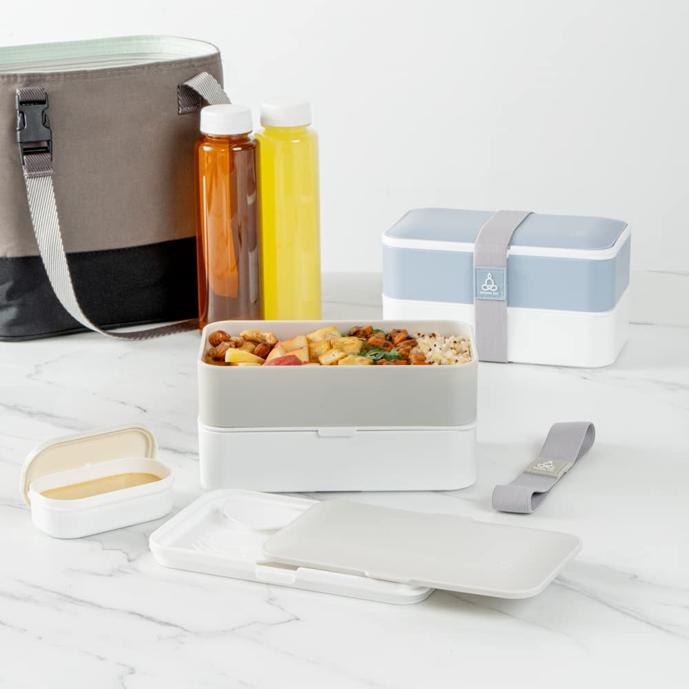 Restaurantware Bento Tek - Lonchera apilable de 1,148.2 g, 1 contenedor reutilizable para adultos, con utensilios incluidos, taza de salsa, de plástico gris y blanco, apta para microondas y