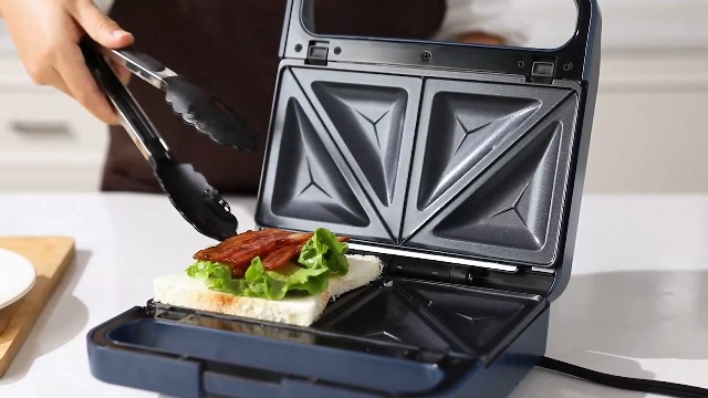 Amazon.com: Sunvivi 3 in 1 Sandwich Maker, Electric Waffle Maker