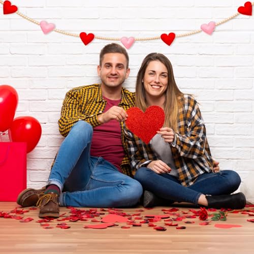 Image of Valentine's Day Garland, 3D Felt Valentine Heart Banner with Wooden Beads for Valentine's Day Decor Valentine Hanging Bunting Garland for Valentine's Day Home Mantel Wall Decor
