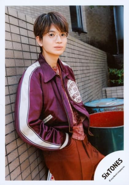 Amazon.co.jp: Six TONES 公式 生 写真（高地優吾）ST01331