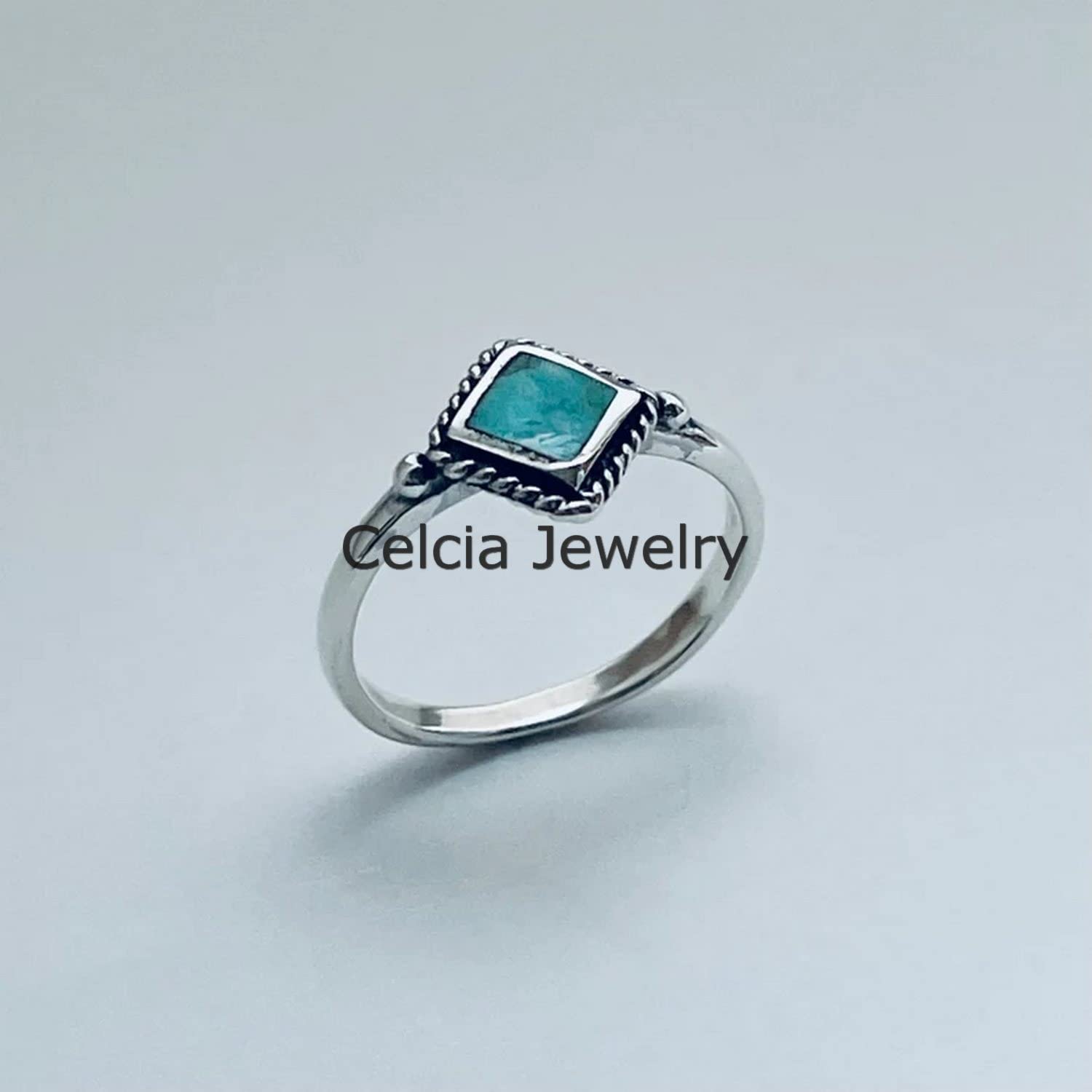 Anillo cuadrado de piedra preciosa azul turquesa natural, anillo solitario, anillo delicado, anillo bohemio bohemio, anillo minimalista, anillo del día de la madre