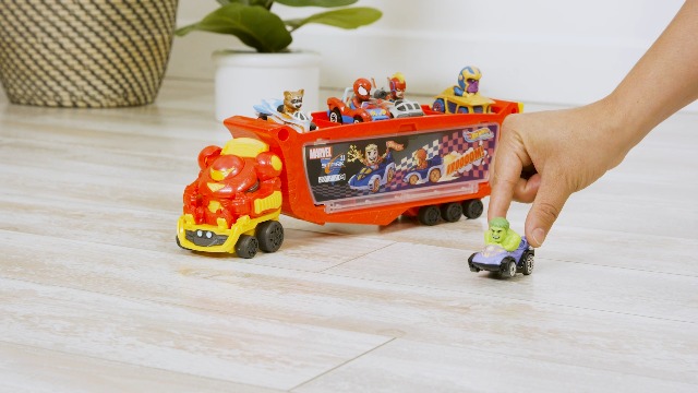 Amazon.com: Hot Wheels RacerVerse Marvel Hulkbuster Hauler
