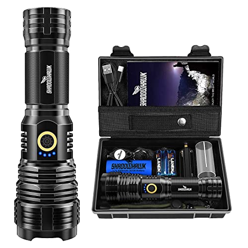 Shadowhawk Lampe Torche LED Ultra Puissante, 10000 Lumens Lampe De Poche Rechargeable, XHP70.2 Lampe Tactique, Flashlight IP67 Étanche 5 Modes pour Camping Randonnée Urgence(Avec batterie 6000mAh)