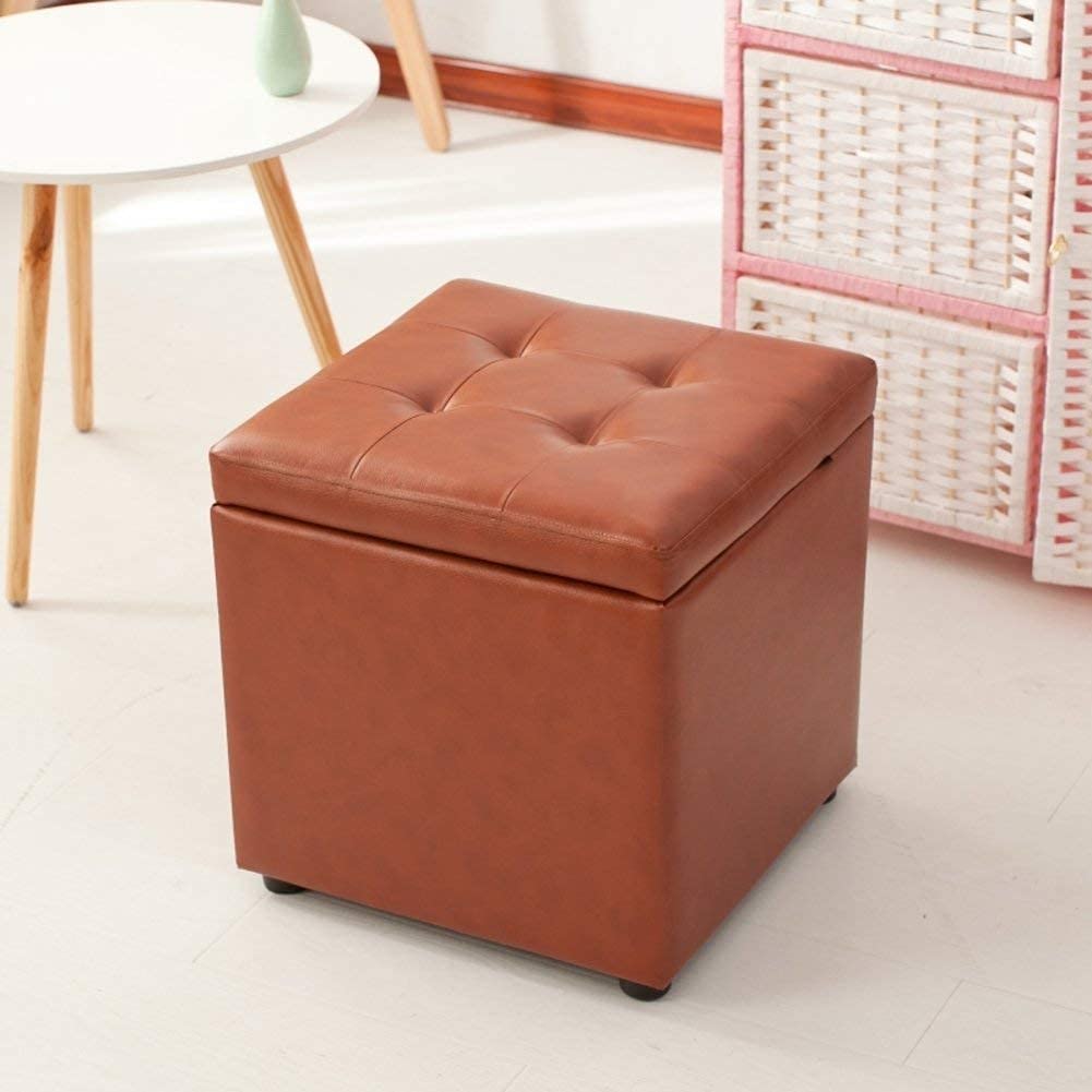 Coffre de rangement capitonné en bois et similicuir rouge haut de gamme