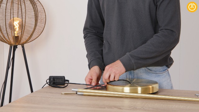 Qazqa diva - LED Dimmerabile Lampada da terra uplighter dimmer incluso Moderno - 1 luce - 254 mm - Bronzo - Moderno - Soggiorno I Camera da letto I Sala da Pranzo I Cucina