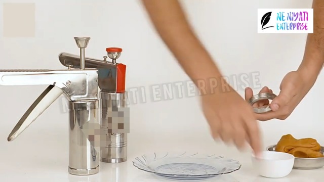 Qaynona kuyoviga mushukini korsatdi