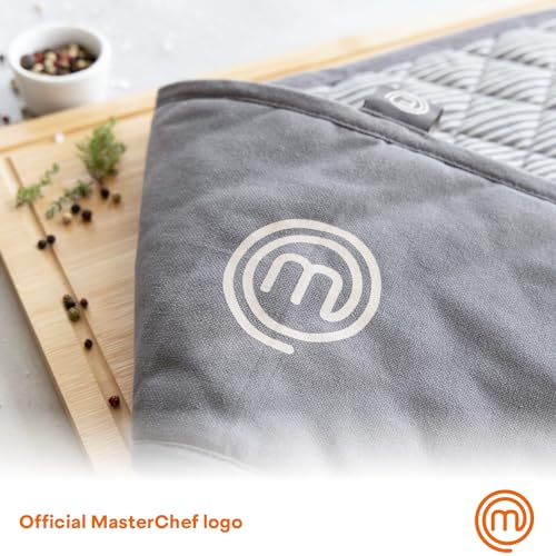 MasterChef Oven Gloves Heat Resistant, Double Oven Gloves Made from Cotton with Official Show Logo & Hanging Loop, Attached Oven Mitts, Machine Washable, Heat Proof Pot Holders for the Kitchen, Earth - Cosy Home Interiors MasterChef Oven Gloves Heat Resistant, Double Oven Gloves Made from Cotton with Official Show Logo & Hanging Loop, Attached Oven Mitts, Machine Washable, Heat Proof Pot Holders for the Kitchen, Earth - Image 5