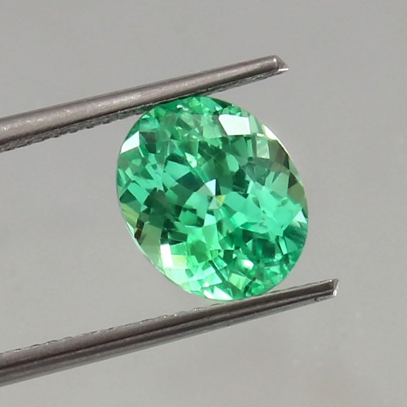 Saphir vert Ceylan 10x8mm facetté pour création de bijoux DIY