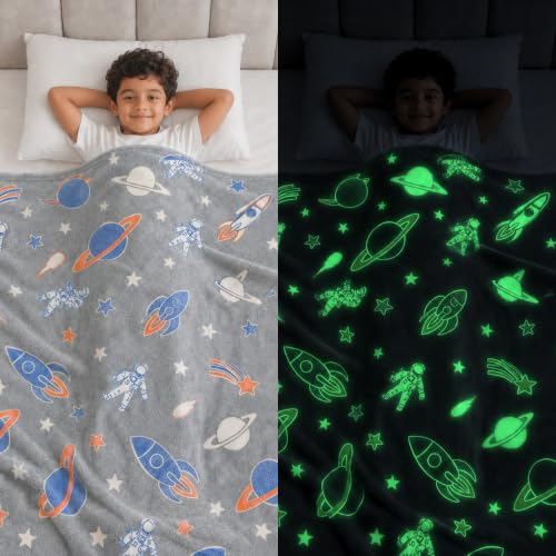 Image of Famyo Queen Size Glow in The Dark Blanket for Kids - Rocket | 200x152 cm, 0-15 Years | Soft Flannel Fleece Throw | Cozy & Warm All-Season Glow Blanket | Ideal Gift for Boys & Girls (Grey) | Soft Flannel Throw, Cozy All-Season Fleece Blankets for Boys & Girls | 200 x 152 cm | Ages 0-15 Years