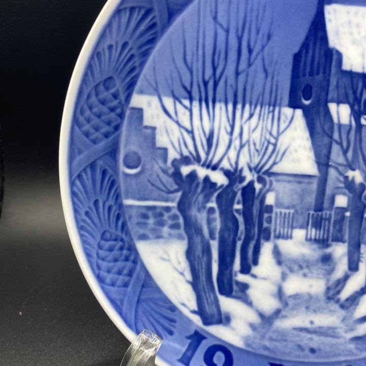 1946年ロイヤルコペンハーゲンイヤープレート村の教会