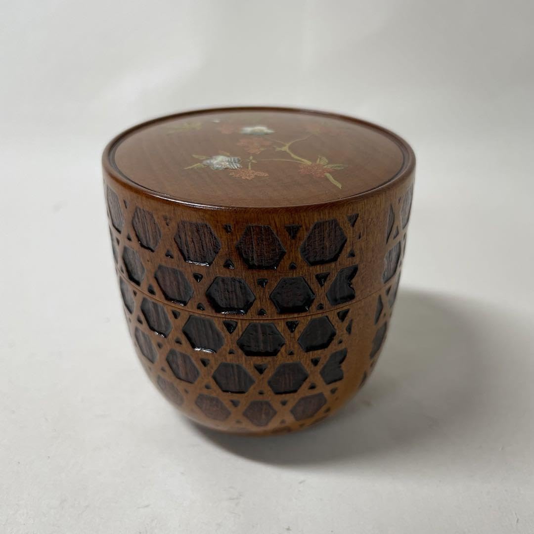 Amazon.co.jp: FD03 宋勝 籠目茶器 茶入れ 桜蒔絵 貝入 : Home & Kitchen