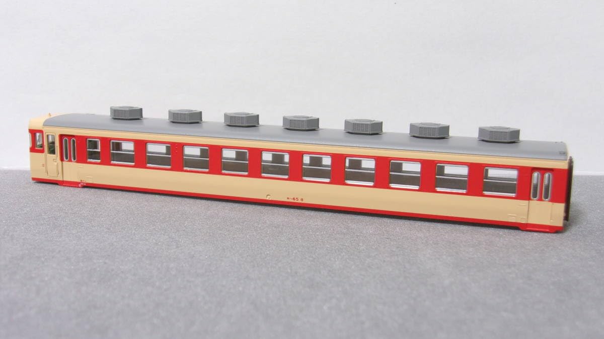 Amazon.co.jp: KATO キハ65-8用 ボディ+屋根 10-1804 キハ58系 急行