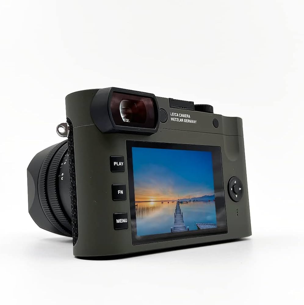 本日限り】LEICA Q2 デジタルカメラ 本体と充電器付き