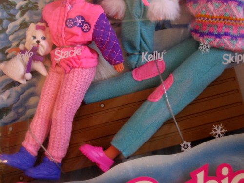 Set de Muñecas Barbie Winter Holiday con 4 muñecas y accesorios miniatura 4