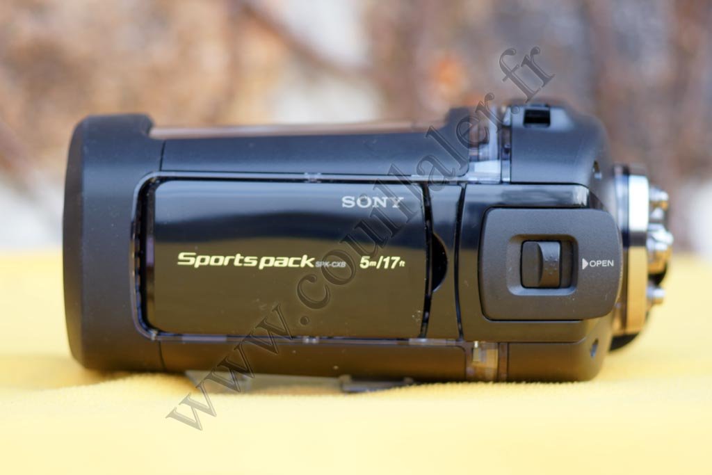 Amazon.com : Sony SPKCXB Water-Resistant Housing for