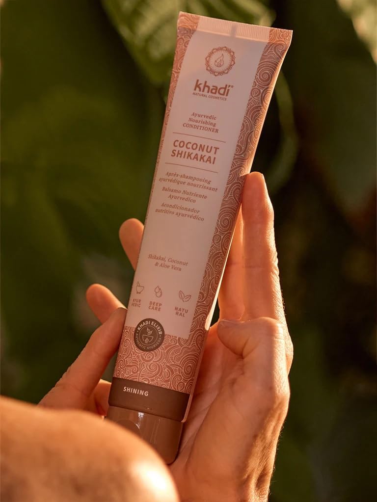 KHADI COCONUT SHIKAKAI Ayurvedic Conditioner - Smoothness, shine & combability, also for curls - 100% natural & silicone-free - 6.7 fl oz