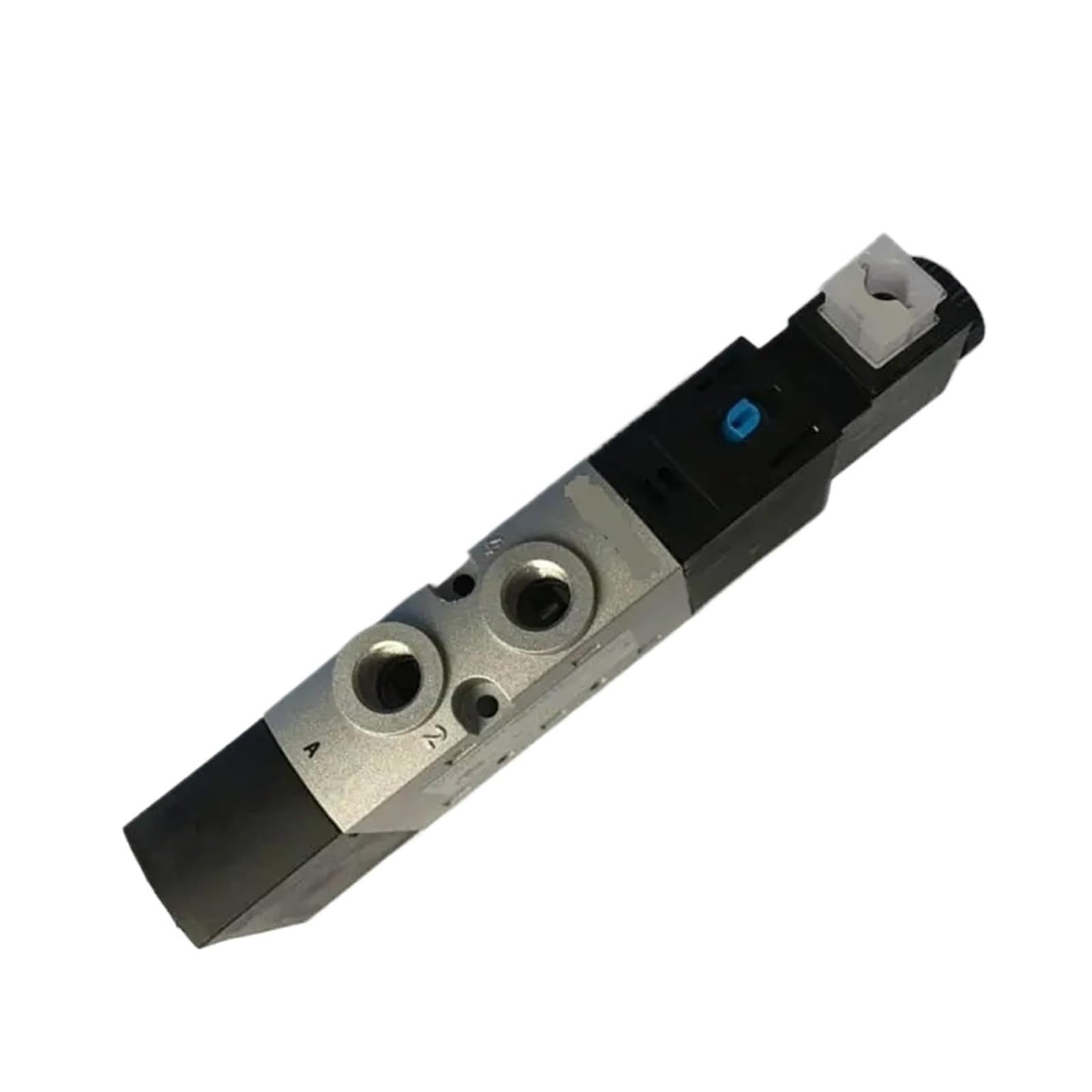 Electroválvula 575604 VUVS-L30-M52-MD-G38-F8-1C1, electroválvula neumática para Suministro de Agua en Edificios y automatización Industrial.