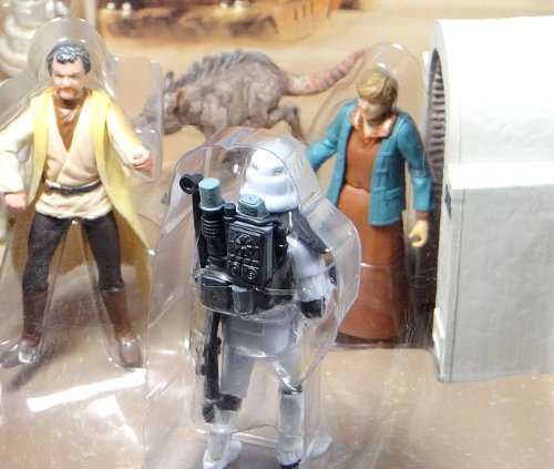 Battle Pack "Disturbance at Lars Homestead" mit Onkel Owen, Tante Beru, Sandtrooper, Womp Ratte & Hütte - Star Wars The Legacy Collection von Hasbro – Bild 5