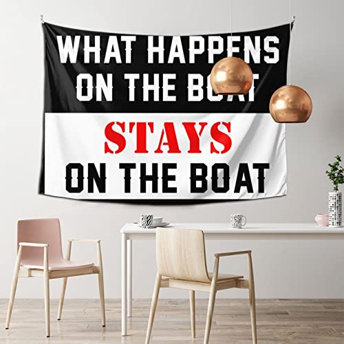 Man Cave ANZT[Ƒ What Happens On The Boat Stays On The Boat ^yXg[ o[ ANZT[ jp A Be[Wp(TCY:100X150cm)