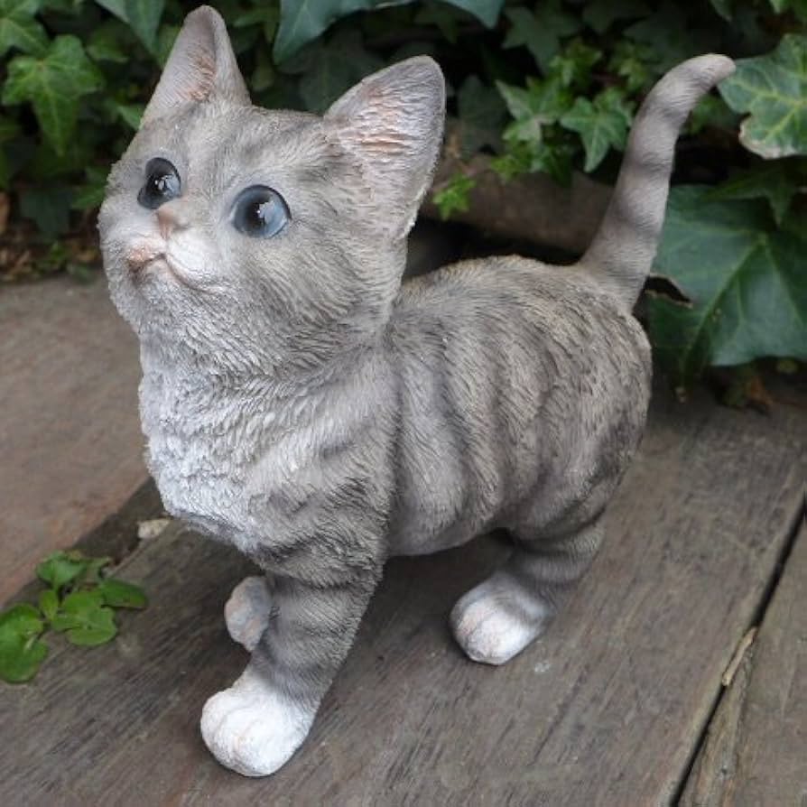 猫の置物 グレーと茶色の模様 約20cm ケンジントンキャット 小顔