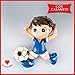 Cuorematto - magnete/calamita in resina a forma di bambino con divisa della nazionale italiana che calcia un pallone da calcio - Bomboniere,comunione, primo compleanno,eventi sportivi