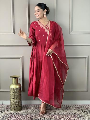 Image of Women's Viscose Chanderi Solid 3 /4 Sleeve V-Neck Embroidered Kurta, Pant and Dupatta-Red-JT-061