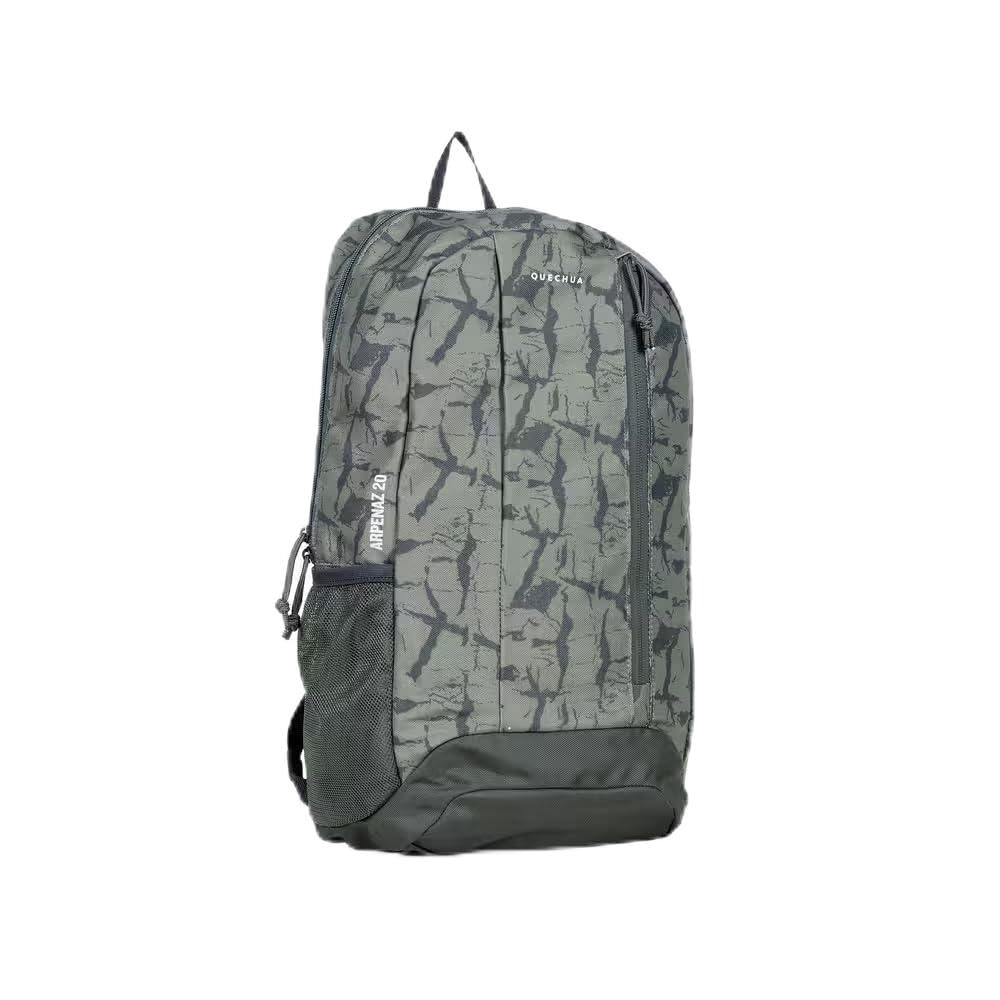 Decathlon lightweight 20L backpack with 2 pockets and a bottle holder.-image-48