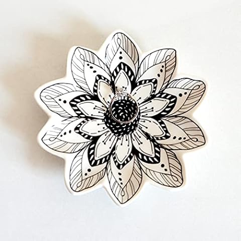 BIHOIB Small Flower Jewelry Dish Tray, Decorative Ceramic Trinket Dish, Modern Accent Tray for Vanity Cover