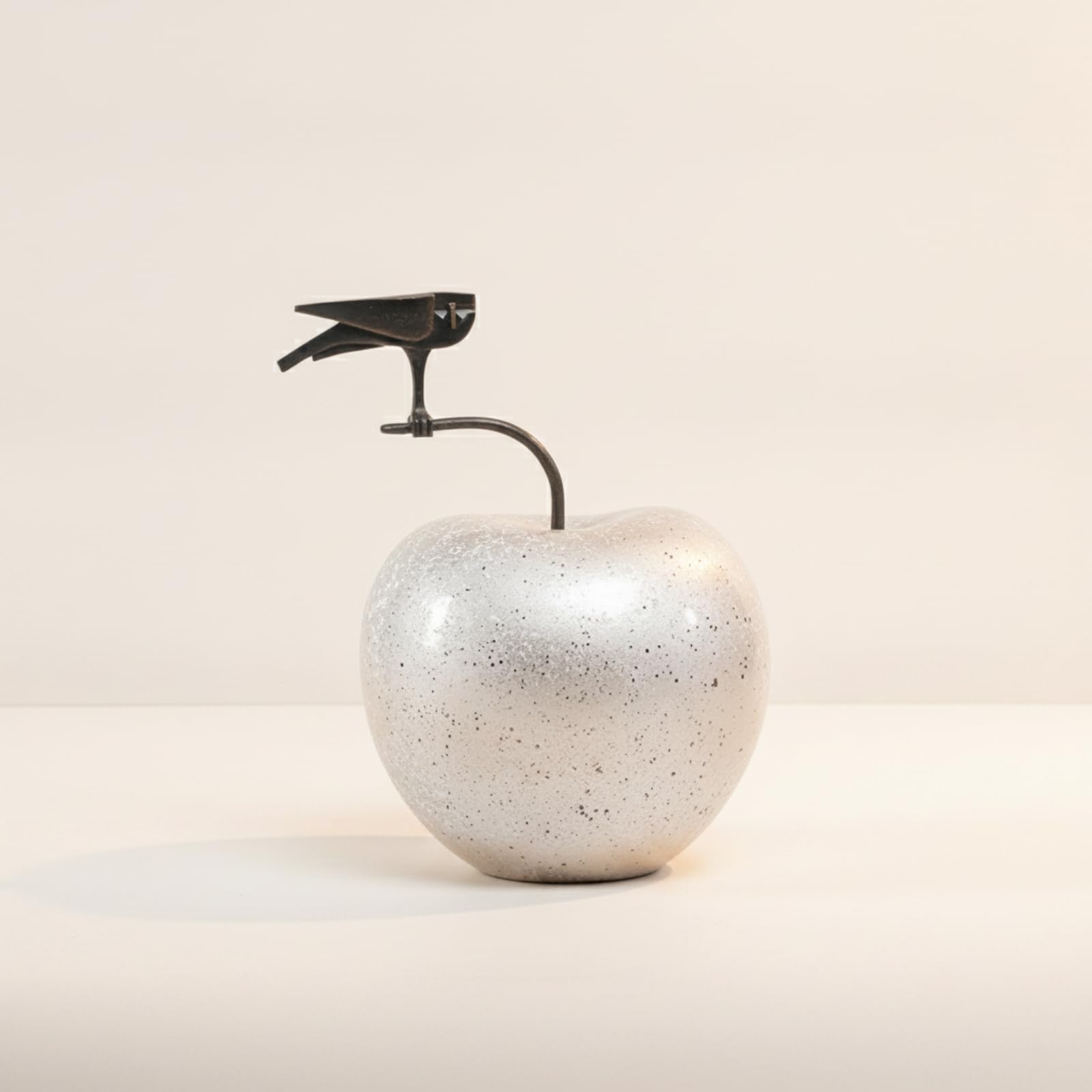 Apfel-Dekofigur glänzend Dekoapfel gebogener Stiel Apfelfigur für Schreibtisch, Regal, Modellraum, Groß 25 18 28cm, Rot