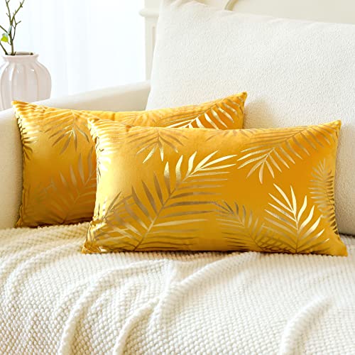 JOTOM Set of 2 Cushion Covers Velvet Decor Throw Pillow Covers Go...
