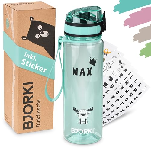 BJORKI Trinkflasche Kinder auslaufsicher 500ml inkl. BONUS Namenssticker - Ideal für Schule Kindergarten & Sport - Kohlensäure geeignet - Robuste Wasserflasche für aktive Kids (Pastell Blau)