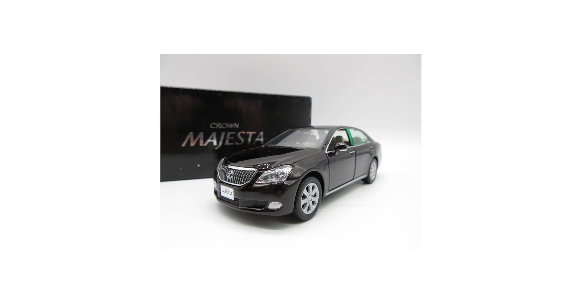 Amazon | 1/30 トヨタ クラウンマジェスタ 200系 カラーサンプル Amazon | 1/30 トヨタ クラウンマジェスタ 200系 カラーサンプル