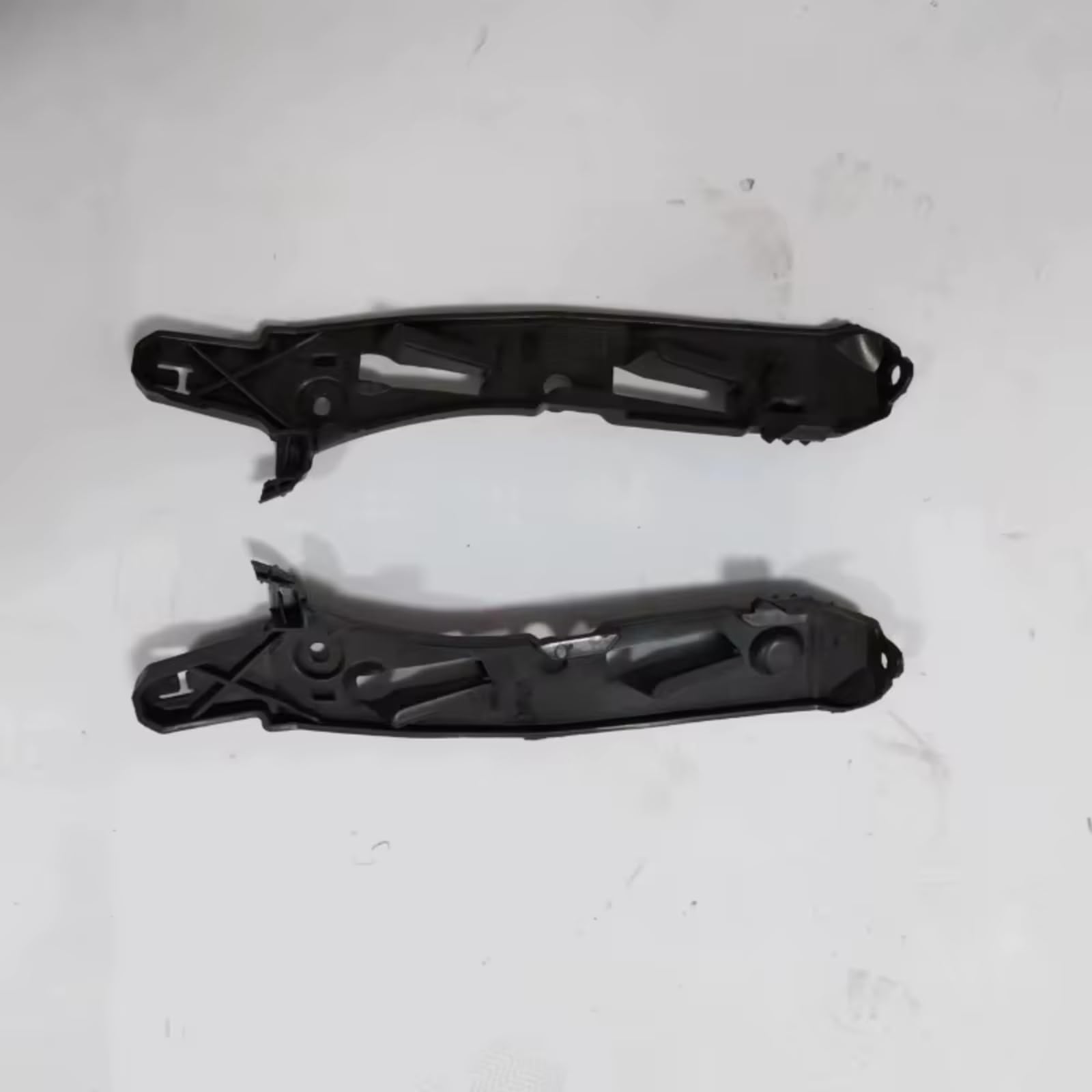 Uchwyt zderzaka do Porsche Cayenne 92A (2011-2017), numer części 95850504901, 1 para, przód prawy/lewy, do ochrony zderzaka