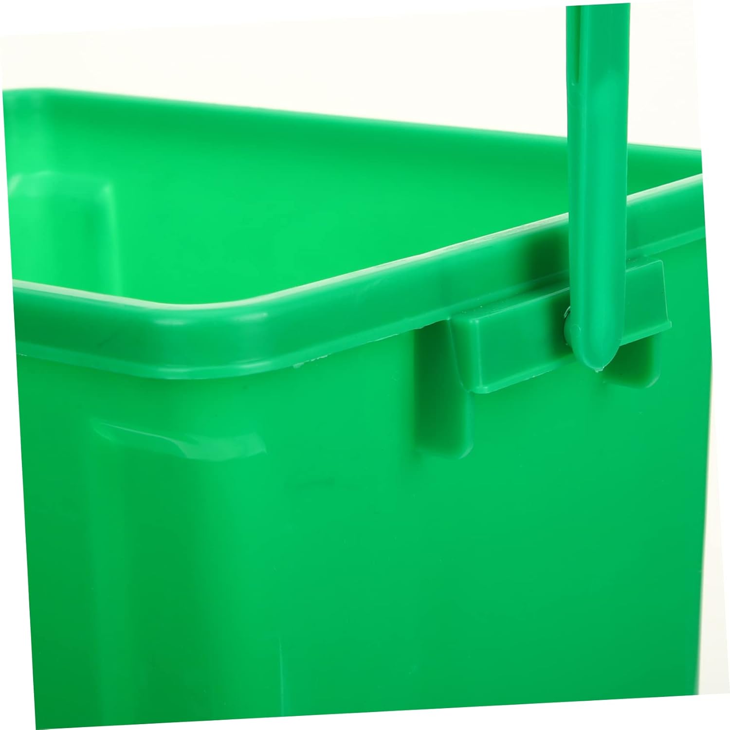 Kitchen Compost Bin with Lid and Sturdy Handle Odor Blocking Indoor Wastebasket for Household Food Scraps Plastic Countertop Compost Container for Organized Trash Sorting