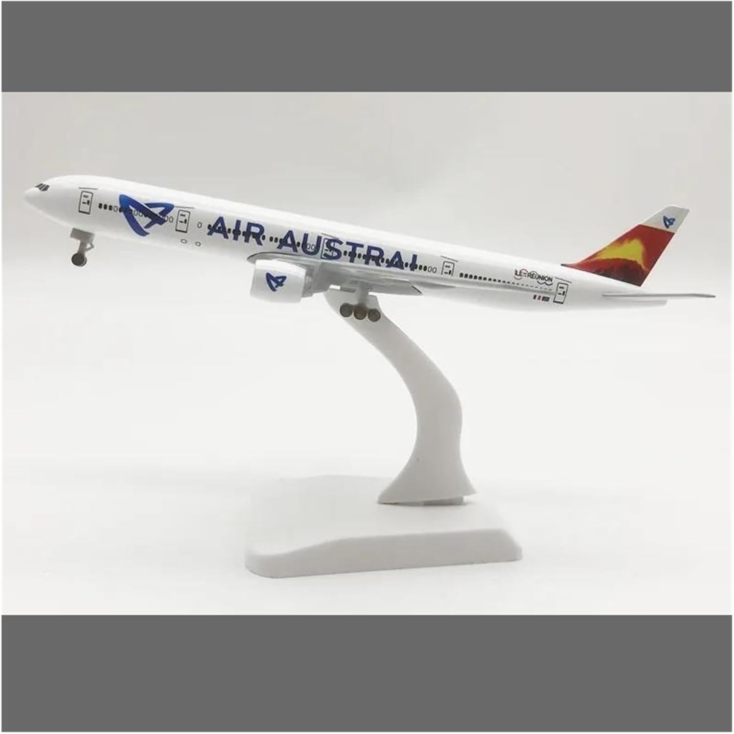 20cm for Air Boeing B777 Scale Die-cast Aircraft Model with Bracket Scene Collection Display Ornament Hobby Toys Hobby Playgame Kit