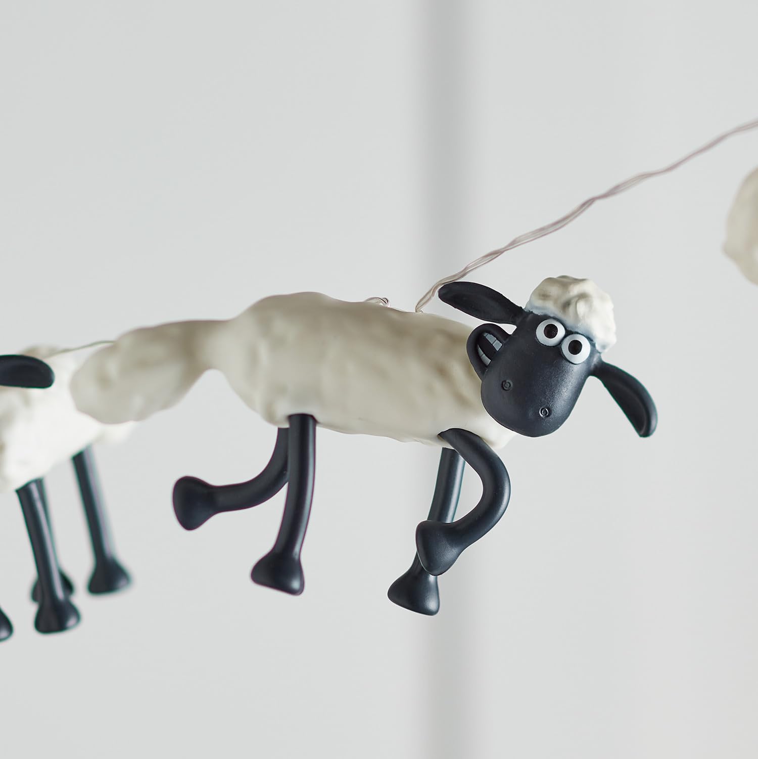 Lights4fun LED Shaun das Schaf™ Lichterkette mit Fernbedienung Nachtlicht Kinderzimmer Nachtlampe