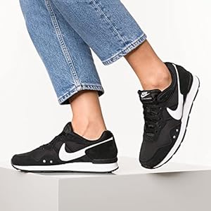 women's shoe nike venture runner