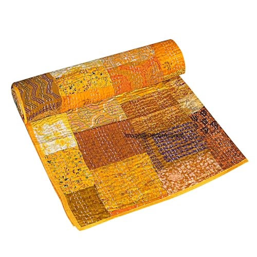 Poiché questo è appliuqe Hand Patchwork, ci sarà qualche leggera variazione nelle toppe in ogni trapunta. Il colore di base rimarrà lo stesso, ma le toppe saranno diverse in ogni trapunta e saranno uniche