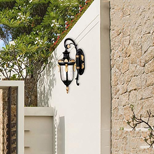 Applique murale extérieure de garage style rustique avec finition dorée