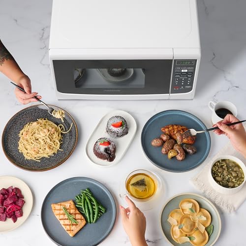 Farberware 0.7 Cu. Ft. Countertop Microwave Oven – 700 Watts Power, Auto Cook Settings, Defrost, Easy Clean and Child Safety Lock - White - image 6