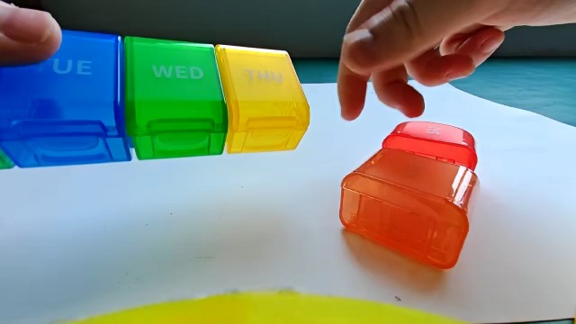 衛生日用品 what we want WWW_PILLCASE pillcase Amazon.com: 12 Compartment Large Pill Case with Airtight Seal