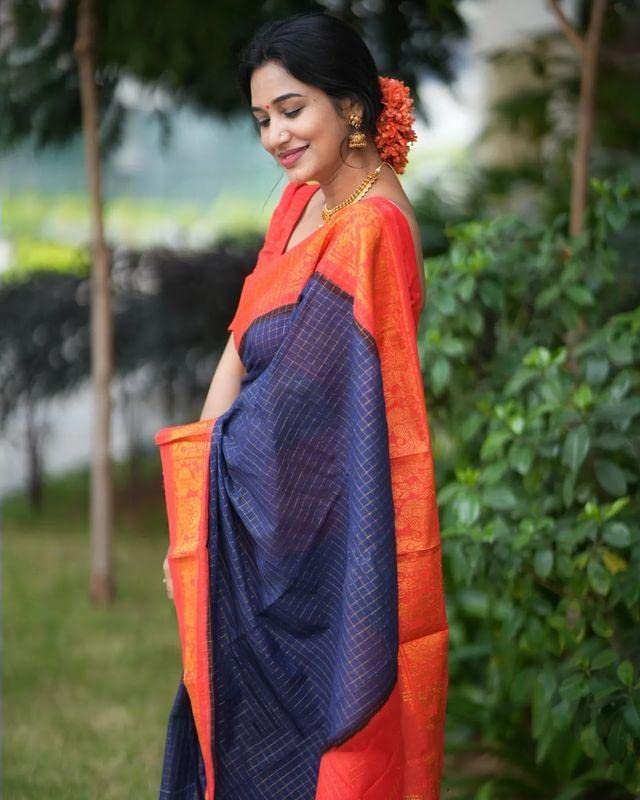 Image of Flosive Women's Kanjivaram Silk Saree With Handloom Weaving Work With Blouse Piece