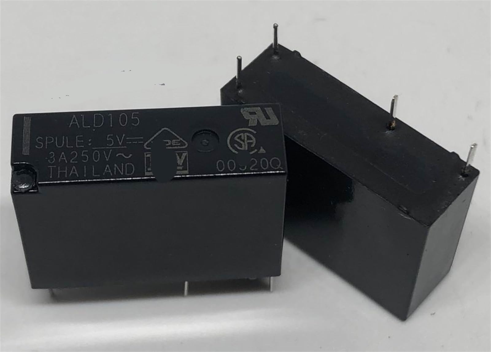 Relais ALD112 12V 3A pour réparer une carte électronique en panne