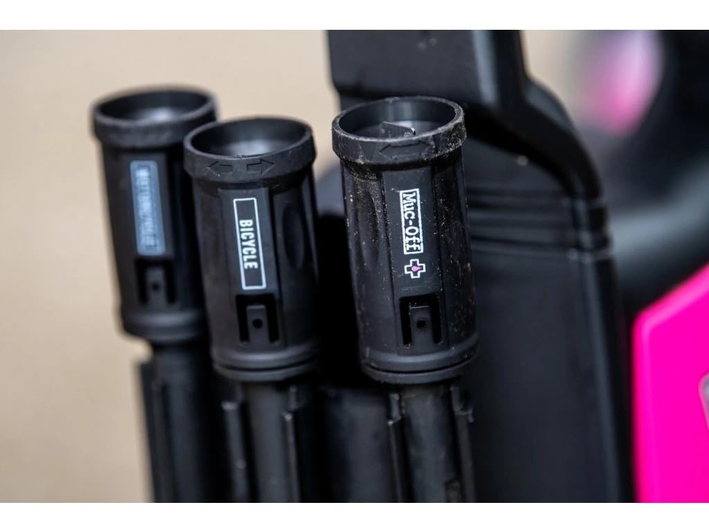 Muc-Off Idropulitrice Portatile per Bici - La Prima Idropulitrice Professionale al Mondo Specifica per Bici - Include Detergente Bici Muc-Off, Protettore Bici e Tanto Altro