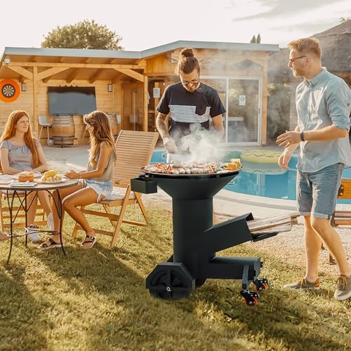 Onlyfire Großer Raketenofen mit Plancha Grillplatte 60cm, BBQ Feuerplattengrill Feuerschale mit Feuerplatte Holzkohlegrill für Terrasse & Garten, inkl. Rädern, Ascheschieber und Abdeckung, Schwarz